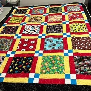 Amazing ‘Minion’ Quilt . 59.5” x 77”